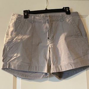 Mountain Hardware Shorts, Gray, size 12